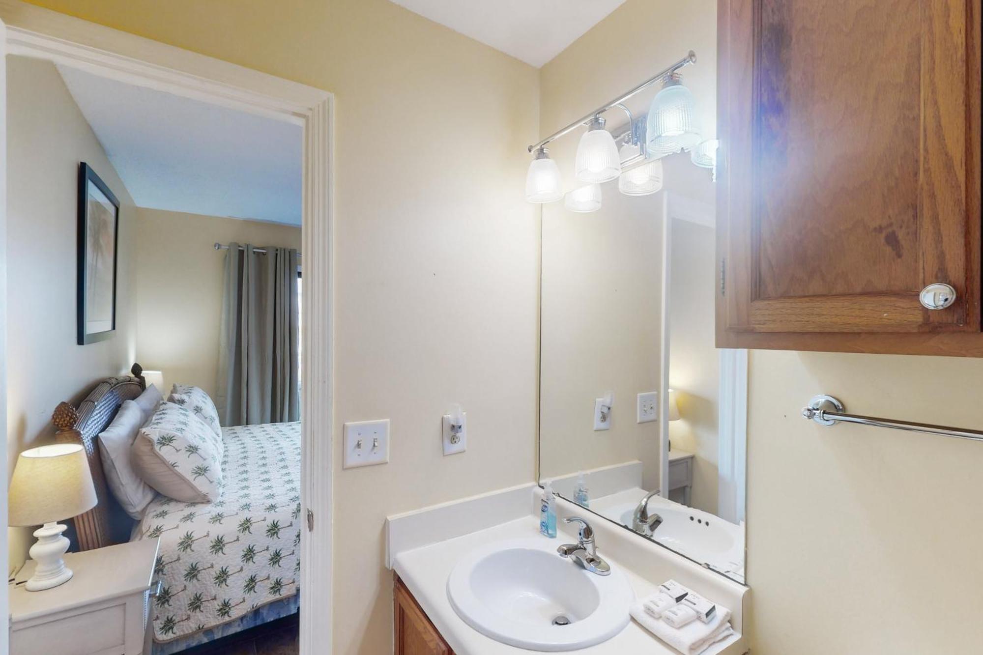 The Landing 203 By Meyer Vacation Apartment